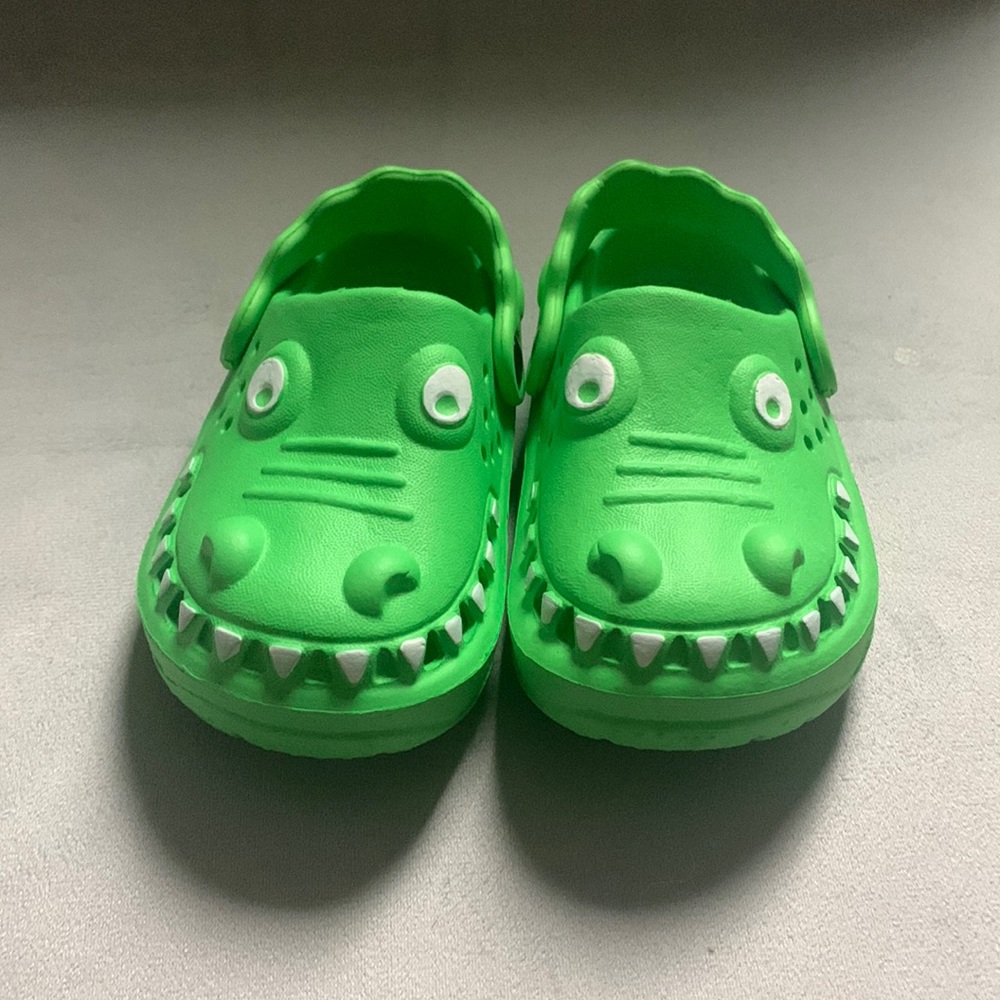 Crocodile toddler shoes 7/8
